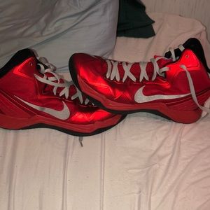 Nike hyper disruptors